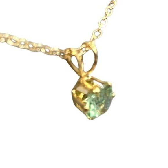 Bianca Stone Swarovski Crystal Dainty Green Crystal Pendant Necklace - Picture 3 of 6